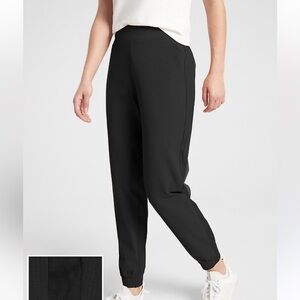 Athleta Textured Brooklyn Joggers size 8, Black